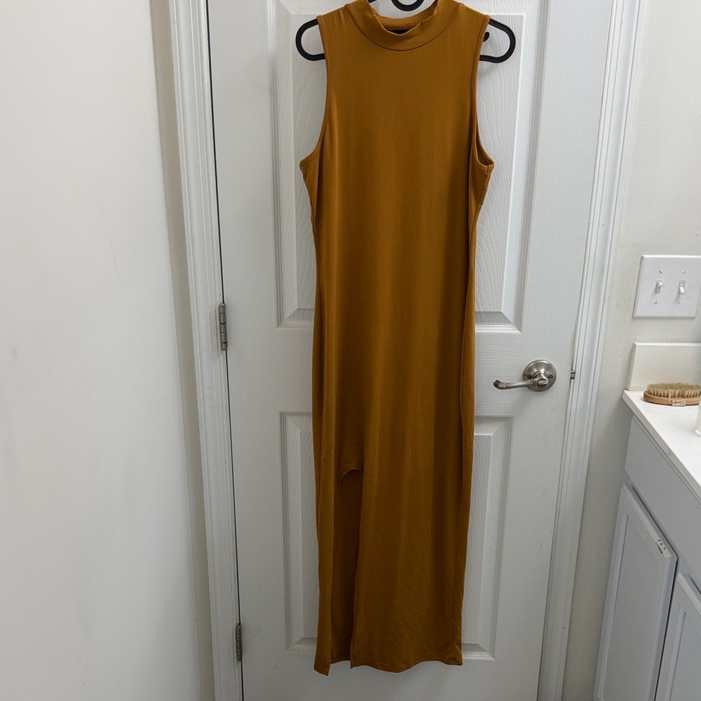 Sleeveless Brown Maxi Dress